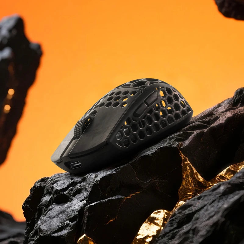Darmoshark M5Air Forged Carbon Fiber Gaming Mouse Wireless 8K Macro Mouse 30KDPI Finger Grip Small Hand Mice 30g Lightweight